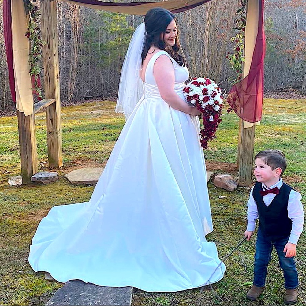 Wedding Dress w/ pockets!